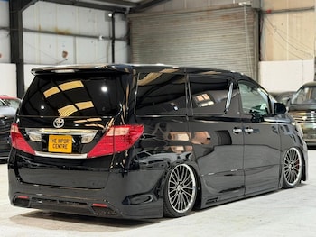 Used Toyota Vellfire 2010 for sale - 78373076: Photo