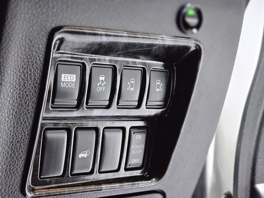 Used Nissan Elgrand 2012 for sale - 77583375: Photo 32