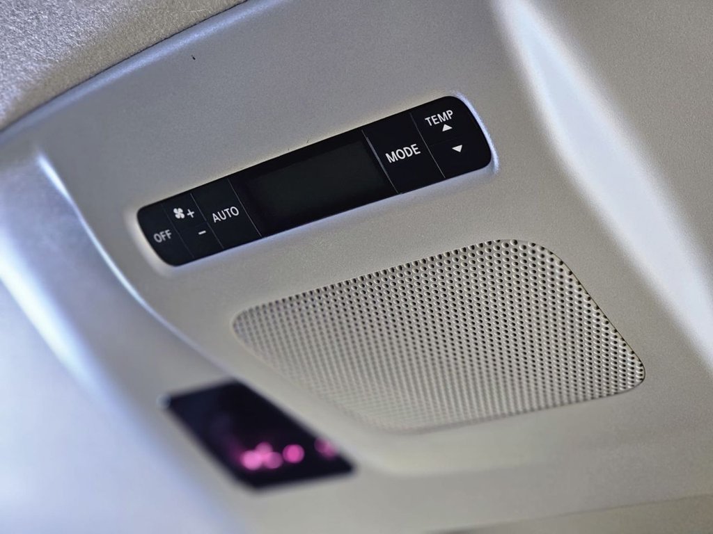 Used Nissan Elgrand 2012 for sale - 77583375: Photo 33