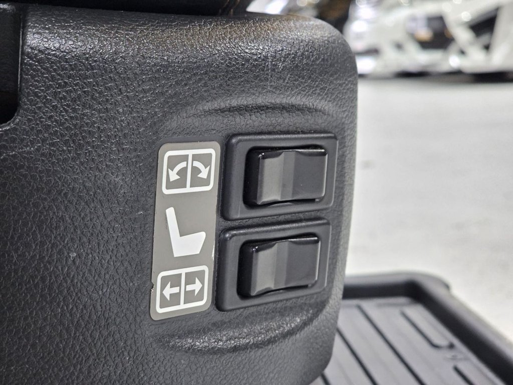 Used Nissan Elgrand 2012 for sale - 77583375: Photo 48