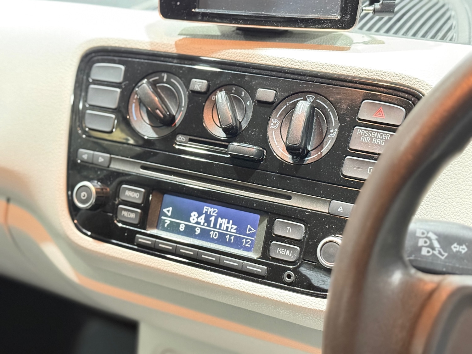 Used Volkswagen up! 2012 for sale - 77329402: Photo 28