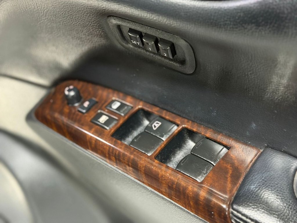 Used Nissan Elgrand 2011 for sale - 77582224: Photo 16