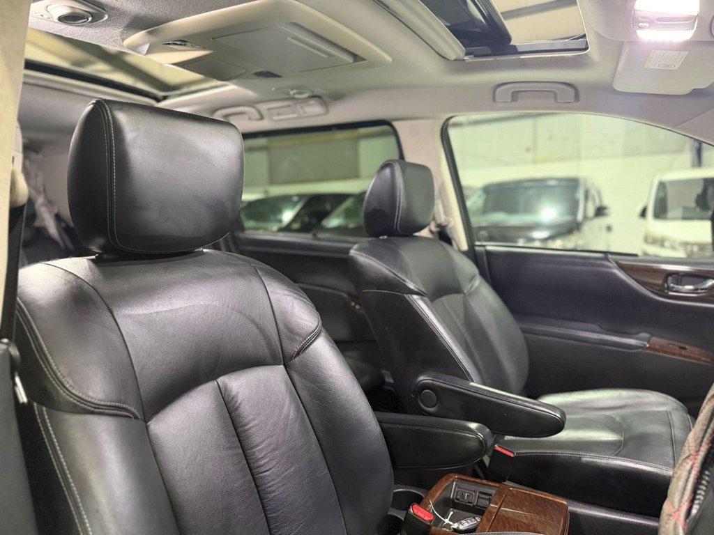 Used Nissan Elgrand 2011 for sale - 77582224: Photo 17