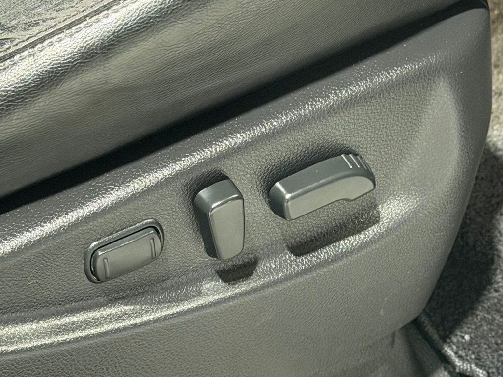 Used Nissan Elgrand 2011 for sale - 77582224: Photo 20