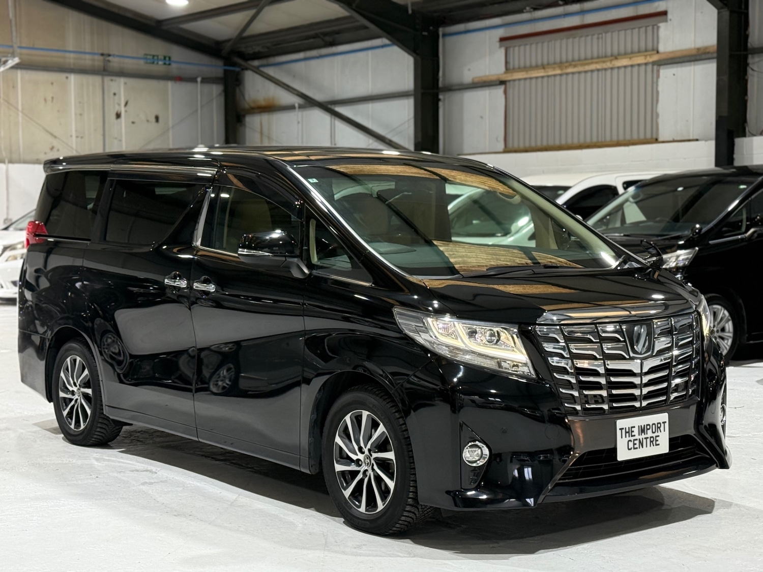Used Toyota Alphard 2015 for sale - 77072817: Photo 1