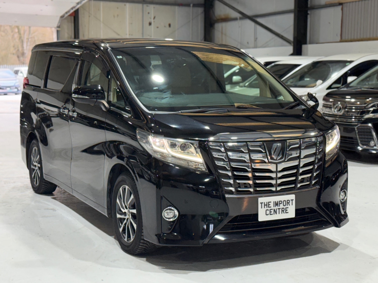 Used Toyota Alphard 2015 for sale - 77072817: Photo 2