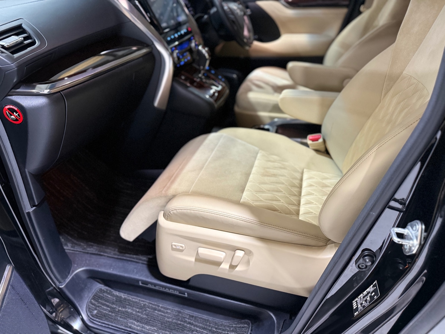 Used Toyota Alphard 2015 for sale - 77072817: Photo 35