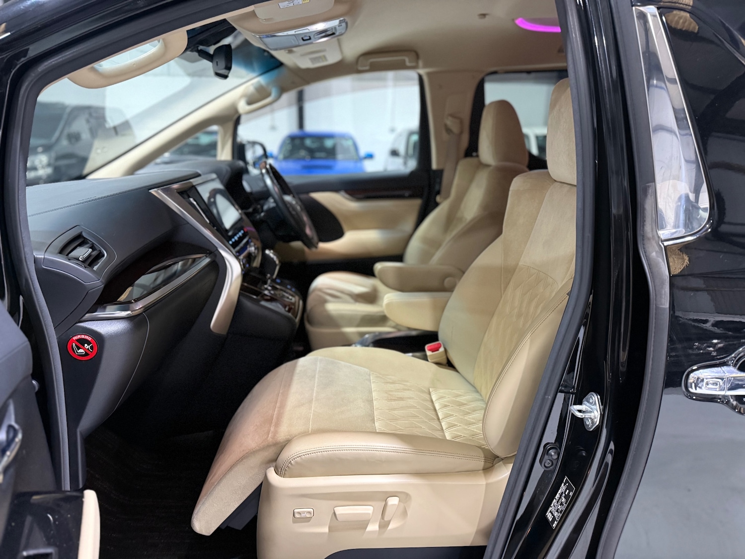 Used Toyota Alphard 2015 for sale - 77072817: Photo 36