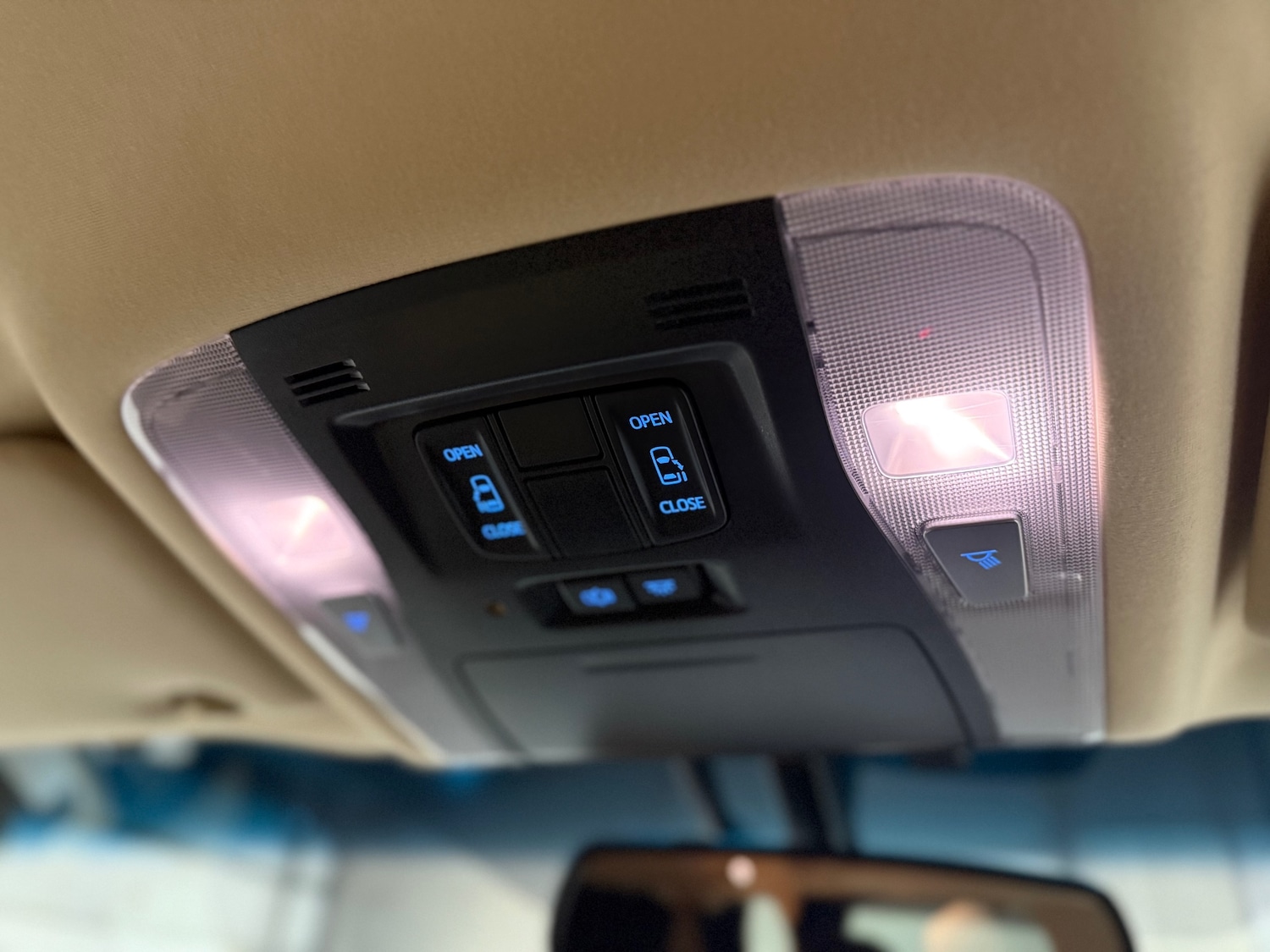 Used Toyota Alphard 2015 for sale - 77072817: Photo 63