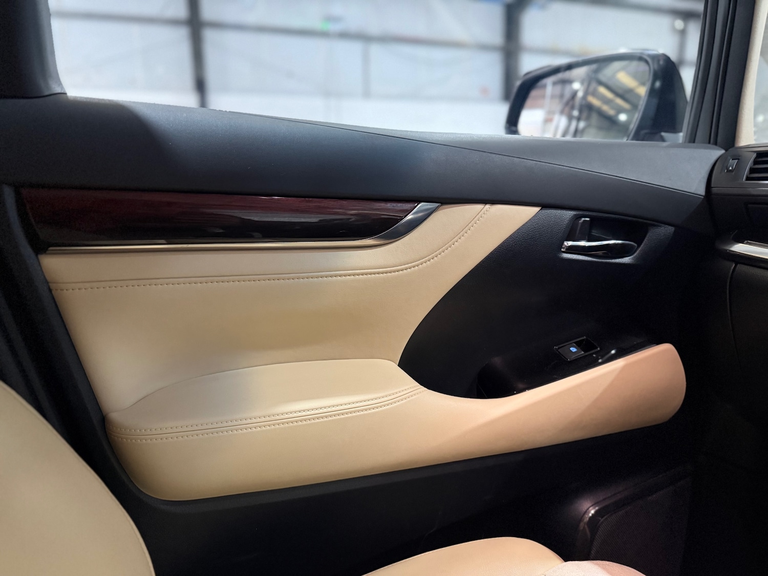 Used Toyota Alphard 2015 for sale - 77072817: Photo 65