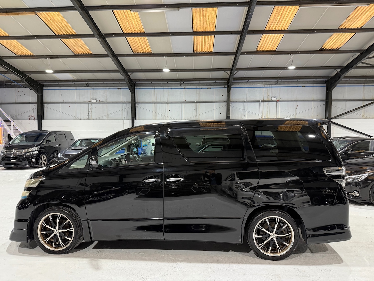 Used Toyota Vellfire 2010 for sale - 77071196: Photo 15