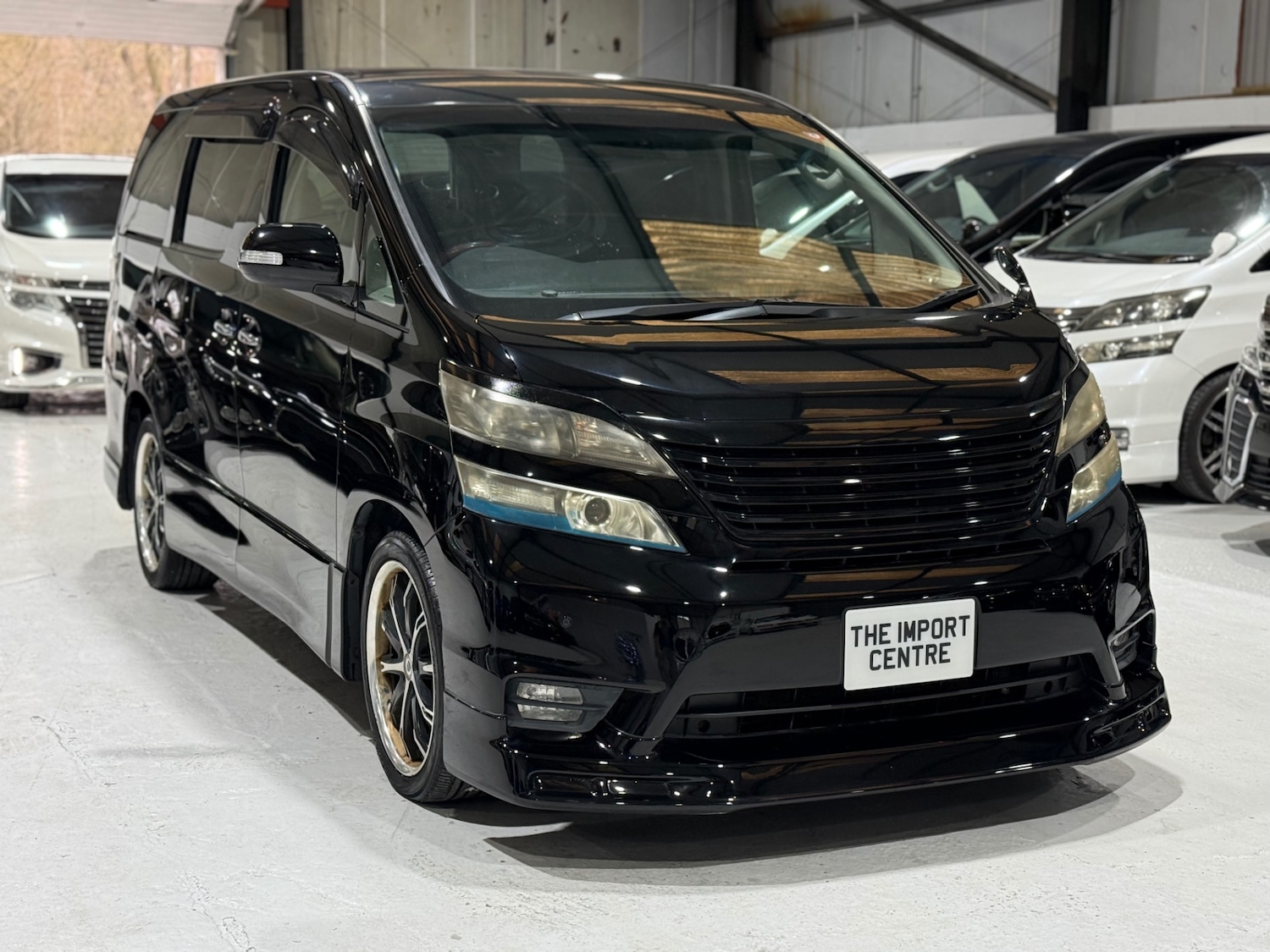 Used Toyota Vellfire 2010 for sale - 77071196: Photo 2