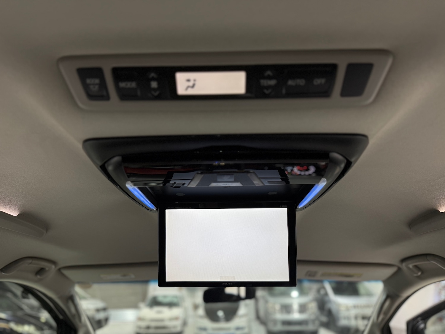 Used Toyota Vellfire 2010 for sale - 77071196: Photo 26