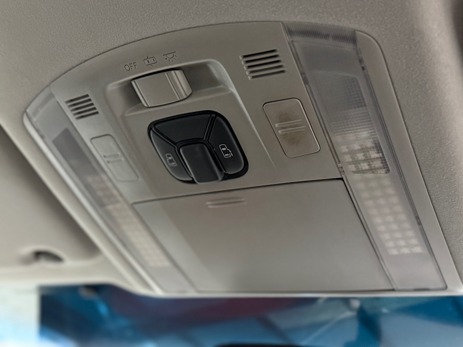 Used Toyota Vellfire 2010 for sale - 77071196: Photo 36