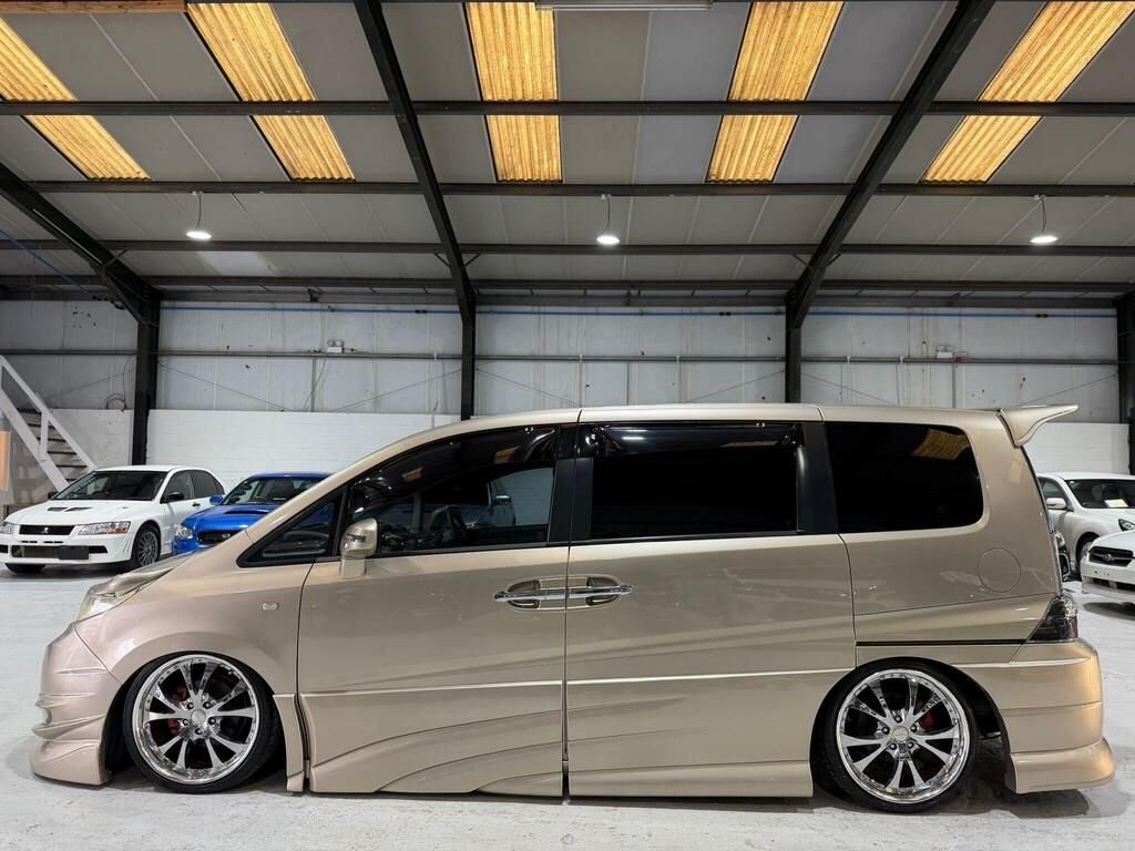 Used Honda Stepwagon 2007 for sale - 77734366: Photo 2