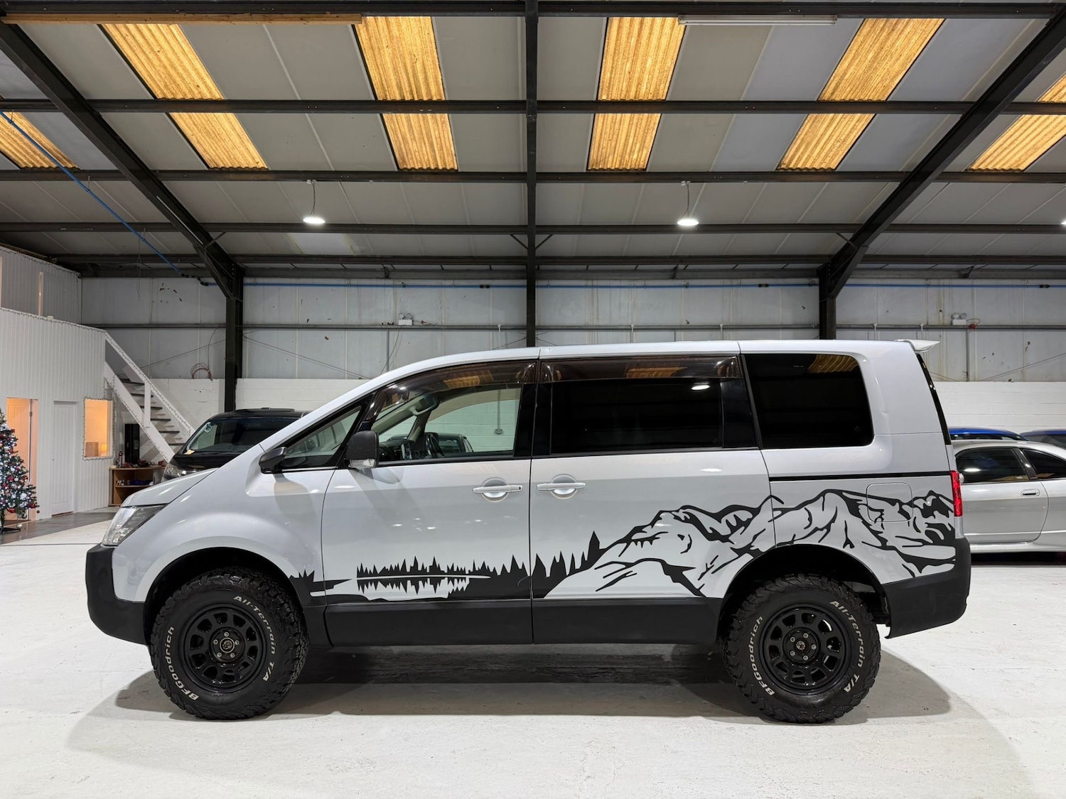 Used Mitsubishi Delica 2007 for sale - 77071165: Photo 10