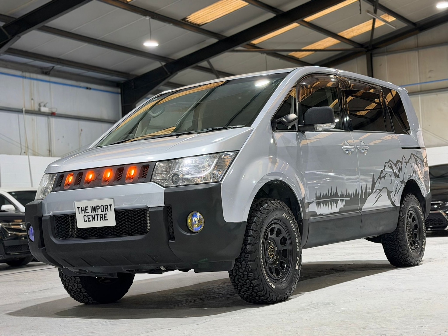 Used Mitsubishi Delica 2007 for sale - 77071165: Photo 2