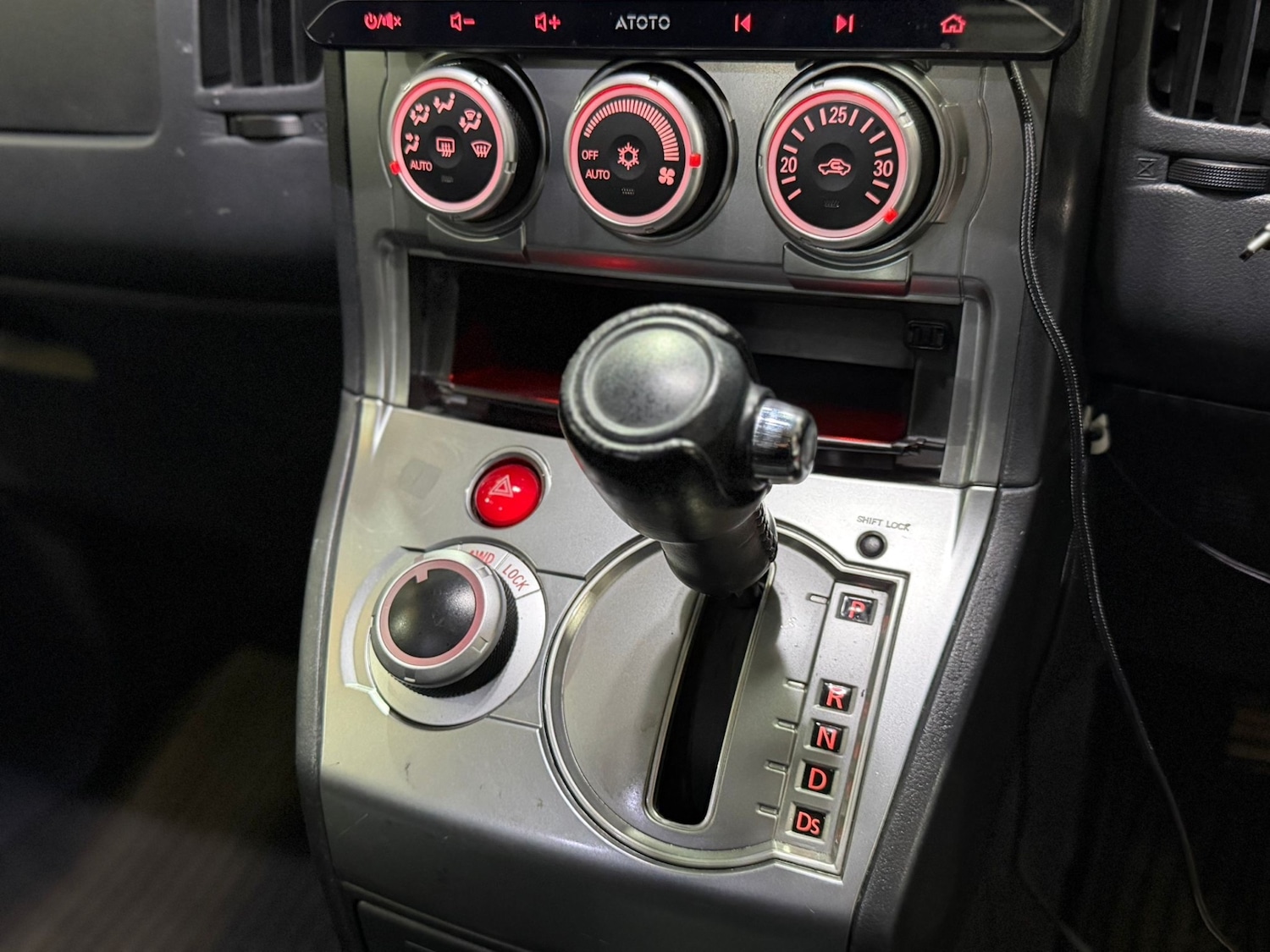 Used Mitsubishi Delica 2007 for sale - 77071165: Photo 21