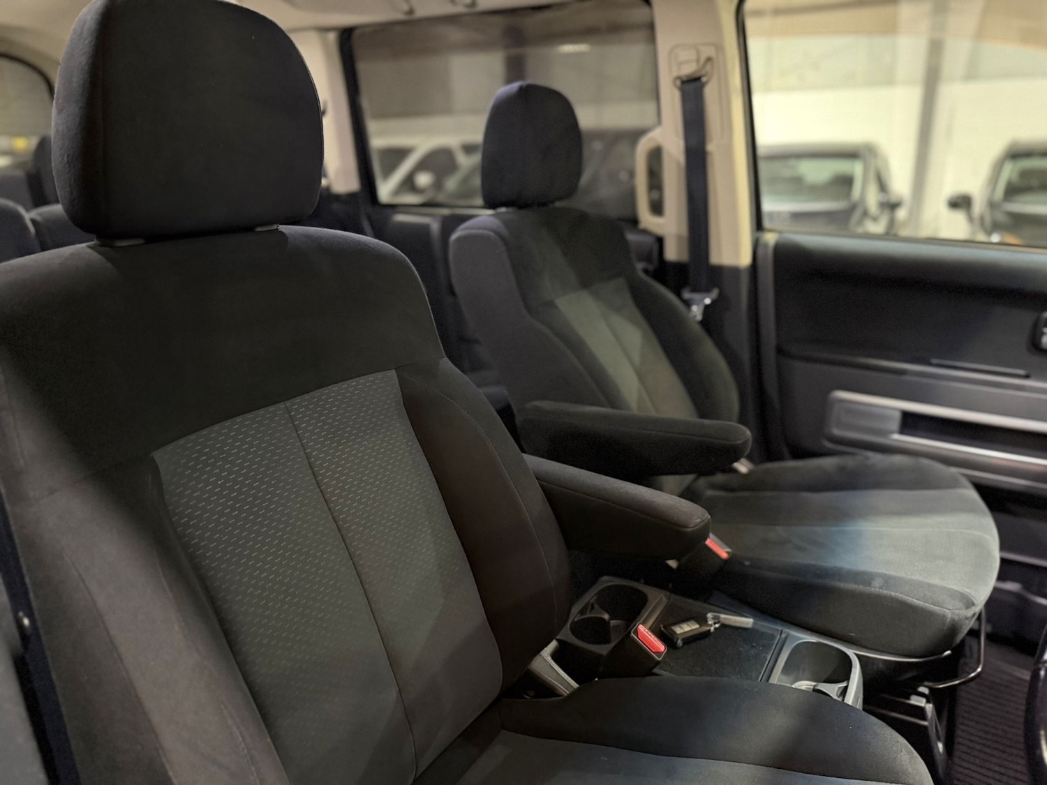 Used Mitsubishi Delica 2007 for sale - 77071165: Photo 31