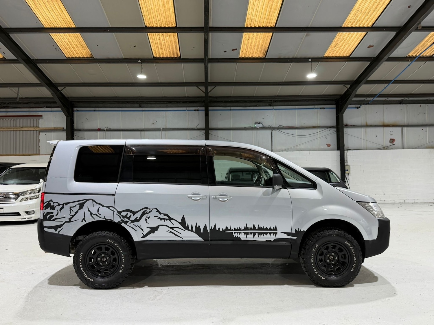 Used Mitsubishi Delica 2007 for sale - 77071165: Photo 6