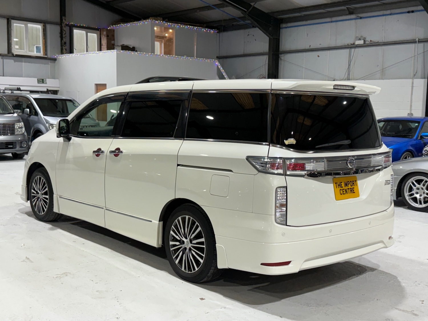 Used Nissan Elgrand 2014 for sale - 77071200: Photo 10