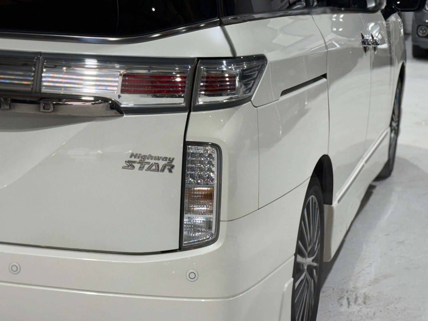 Used Nissan Elgrand 2014 for sale - 77071200: Photo 14