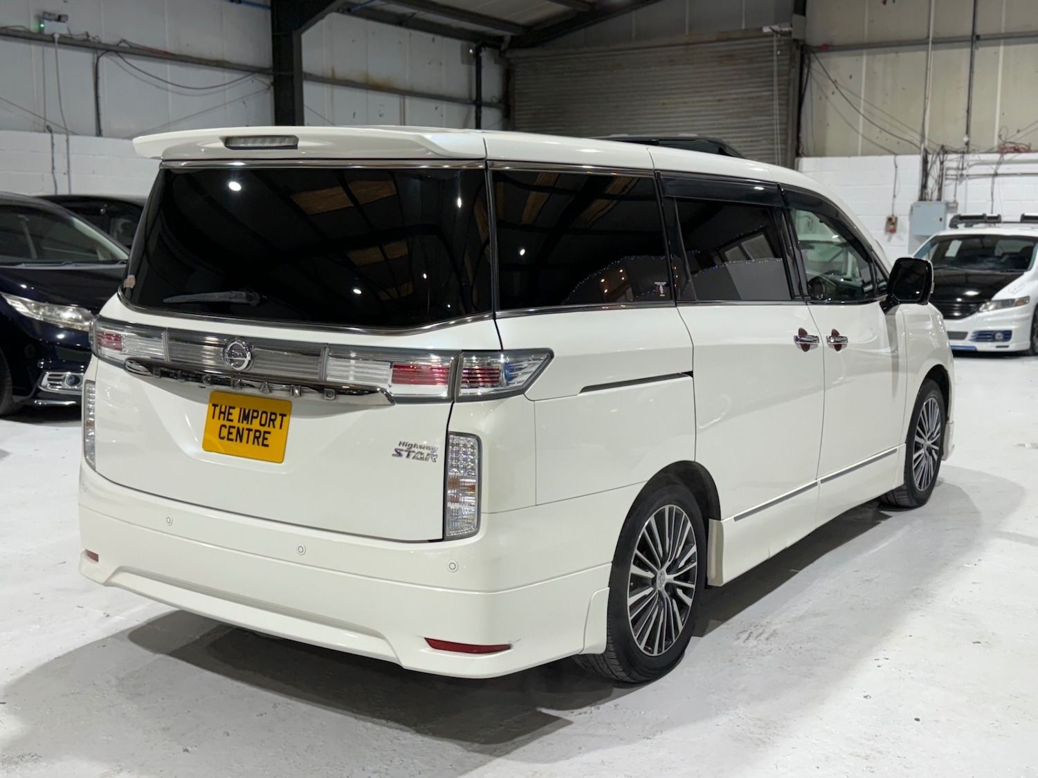 Used Nissan Elgrand 2014 for sale - 77071200: Photo 15