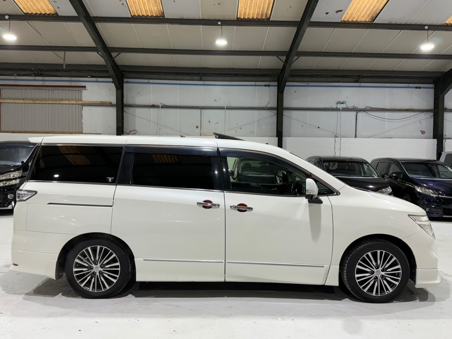 Used Nissan Elgrand 2014 for sale - 77071200: Photo 16