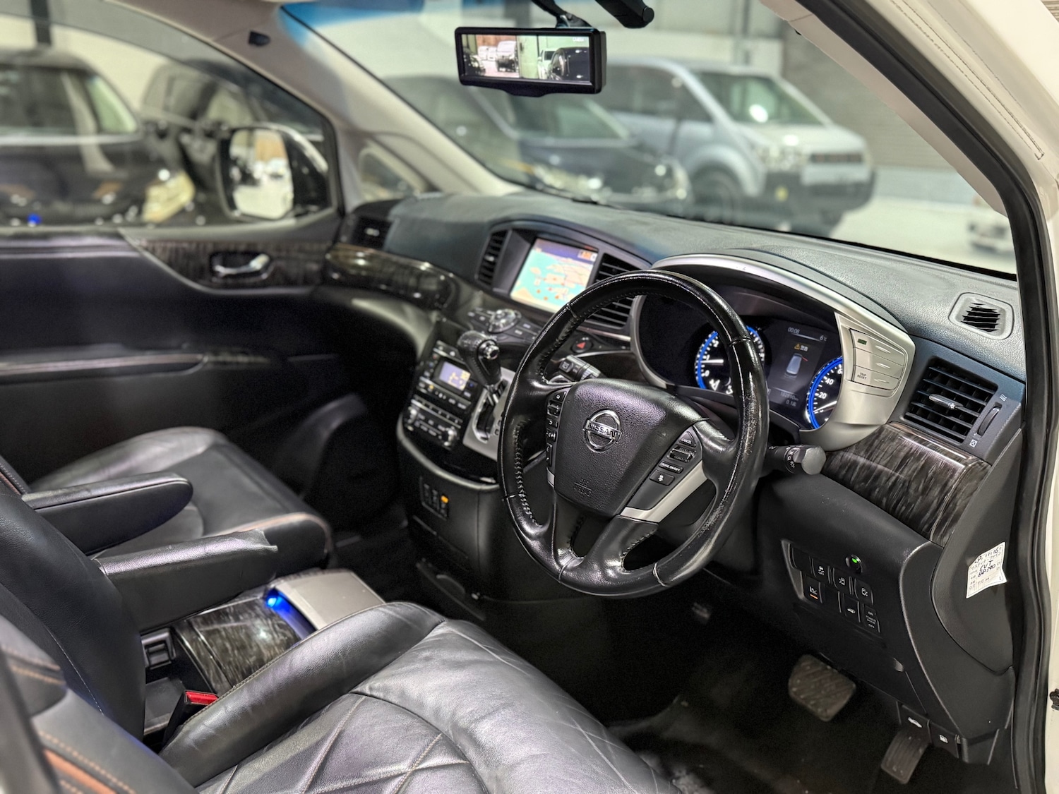 Used Nissan Elgrand 2014 for sale - 77071200: Photo 17