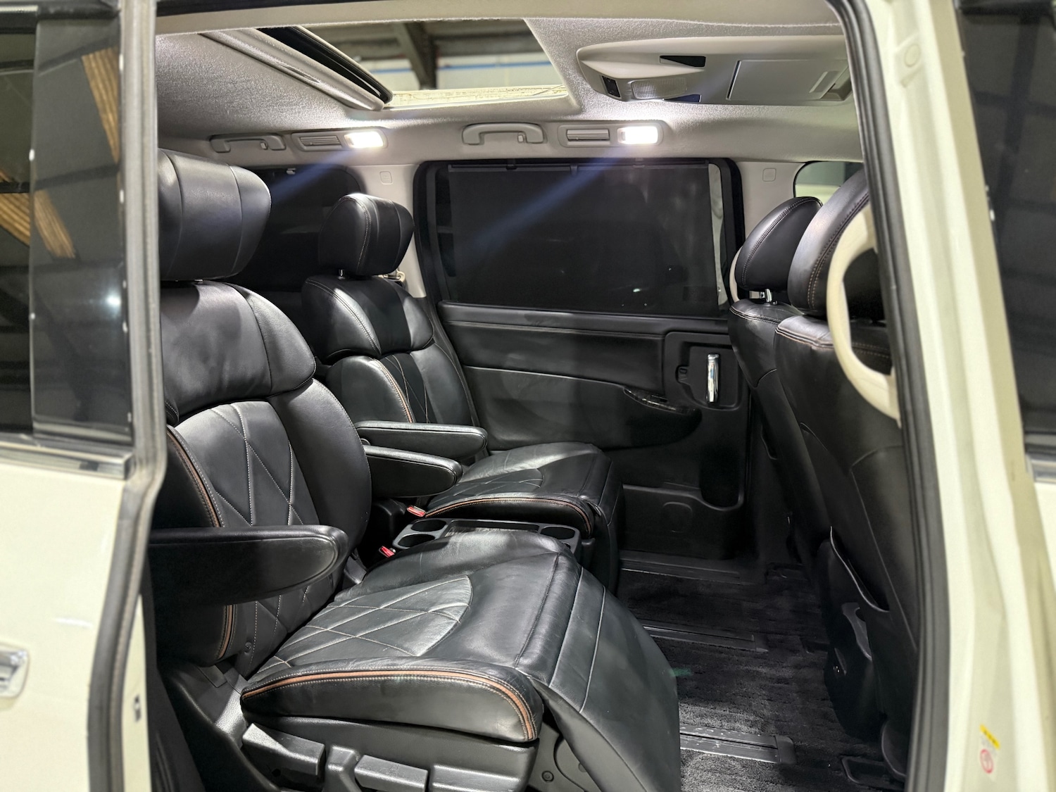 Used Nissan Elgrand 2014 for sale - 77071200: Photo 22