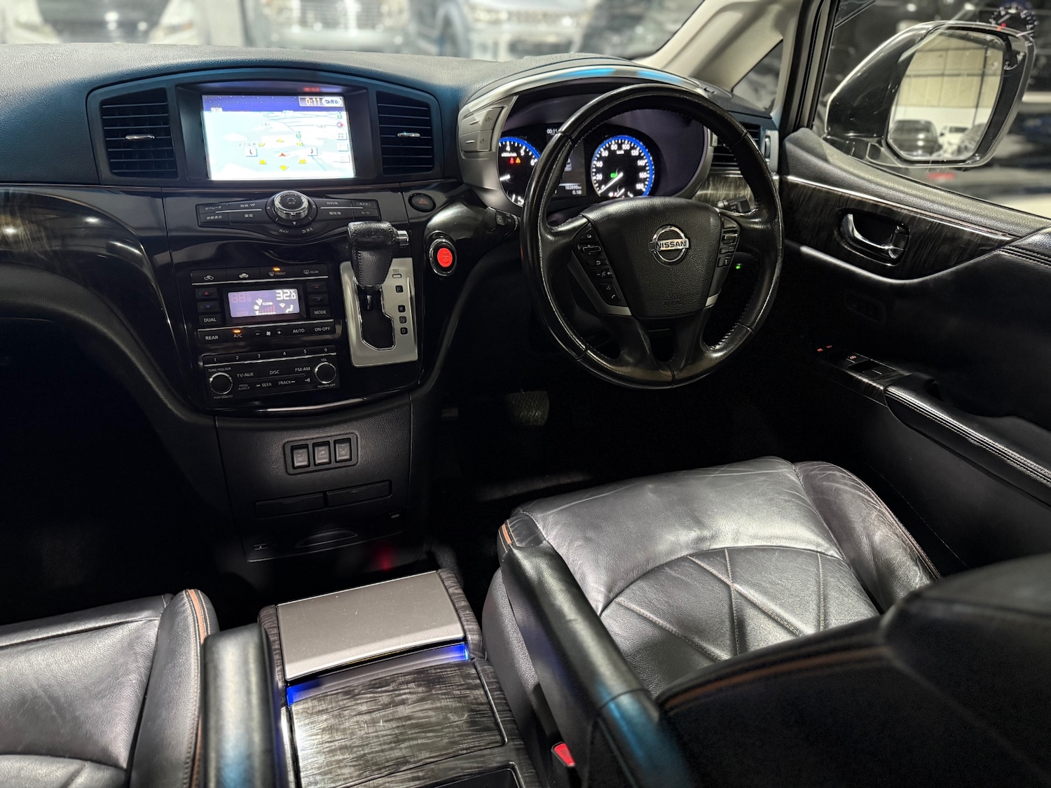 Used Nissan Elgrand 2014 for sale - 77071200: Photo 26