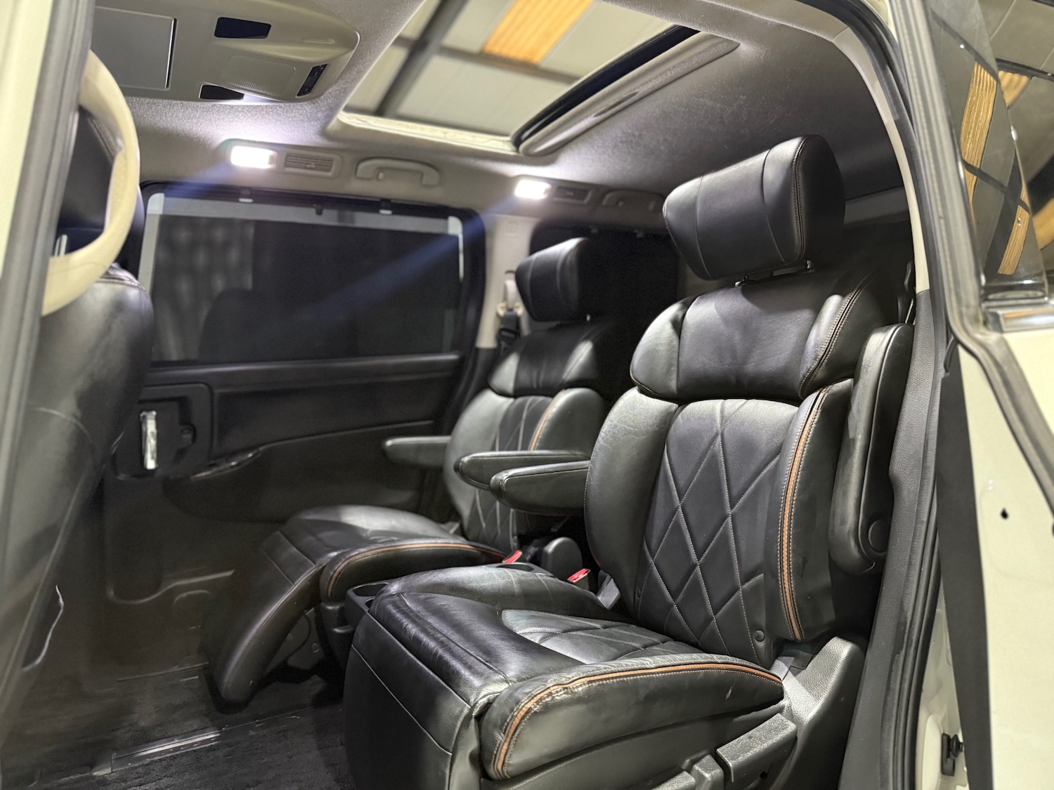 Used Nissan Elgrand 2014 for sale - 77071200: Photo 28