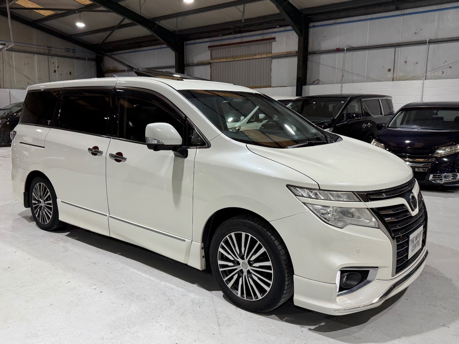 Used Nissan Elgrand 2014 for sale - 77071200: Photo 3