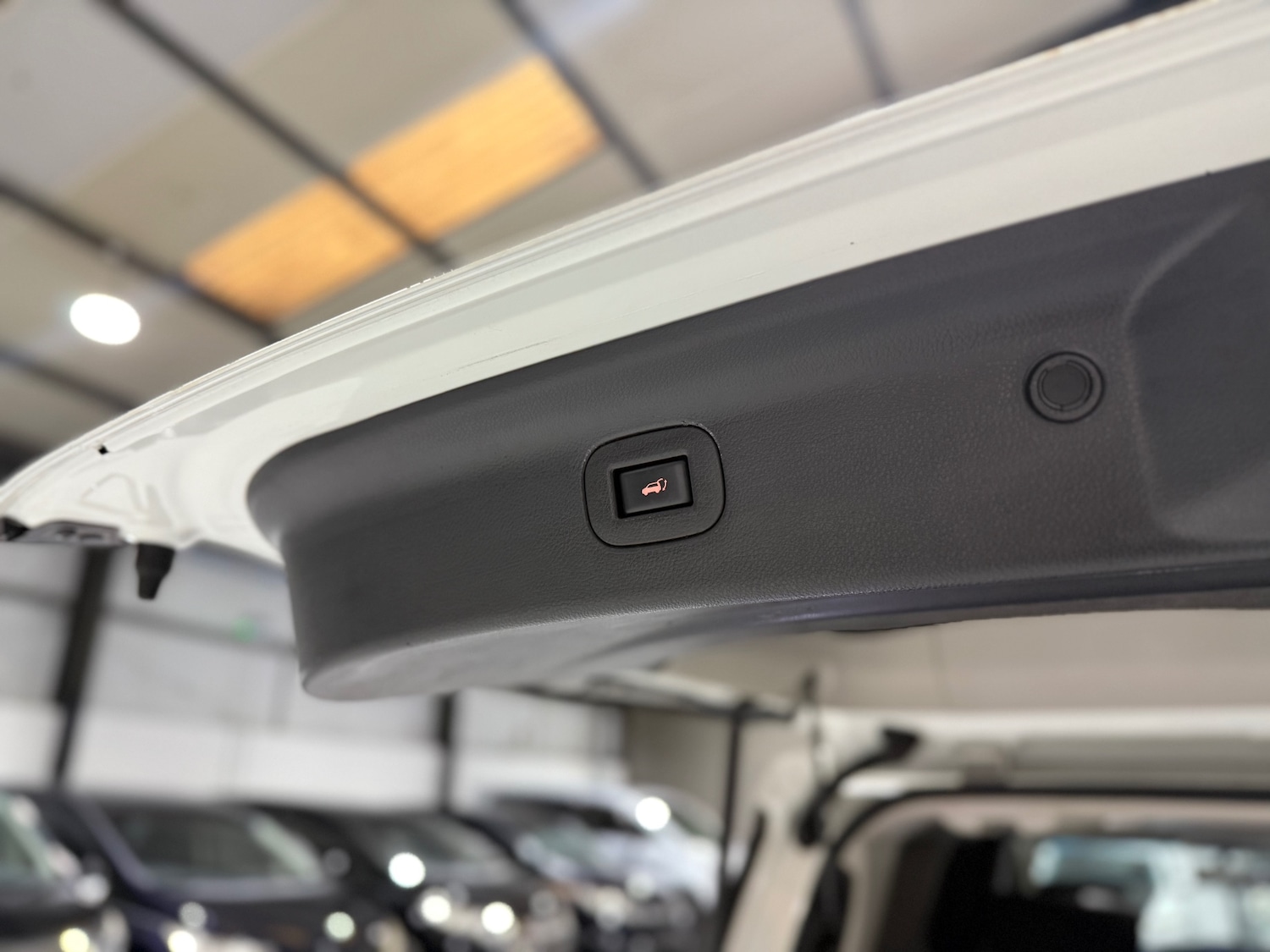 Used Nissan Elgrand 2014 for sale - 77071200: Photo 30