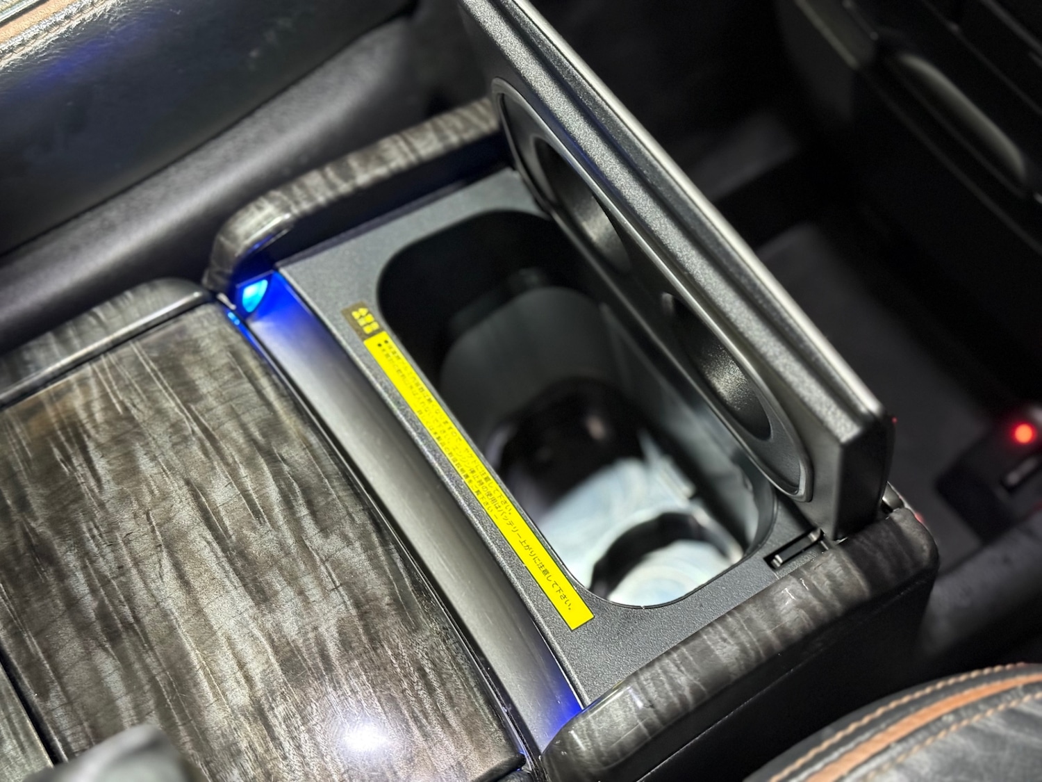 Used Nissan Elgrand 2014 for sale - 77071200: Photo 40