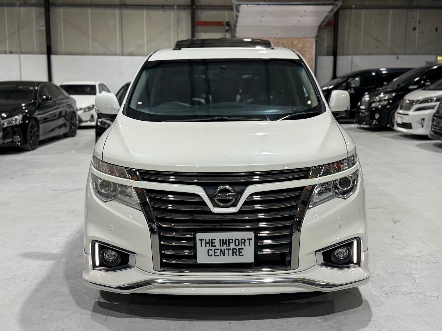 Used Nissan Elgrand 2014 for sale - 77071200: Photo 5