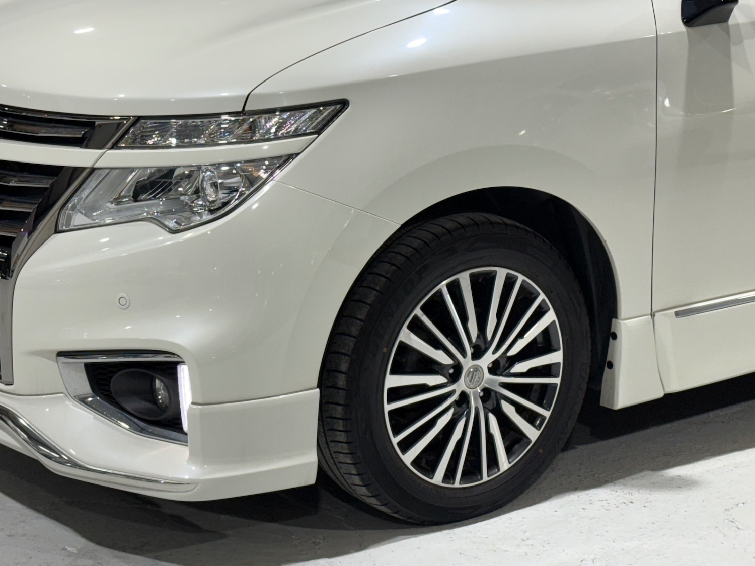 Used Nissan Elgrand 2014 for sale - 77071200: Photo 7