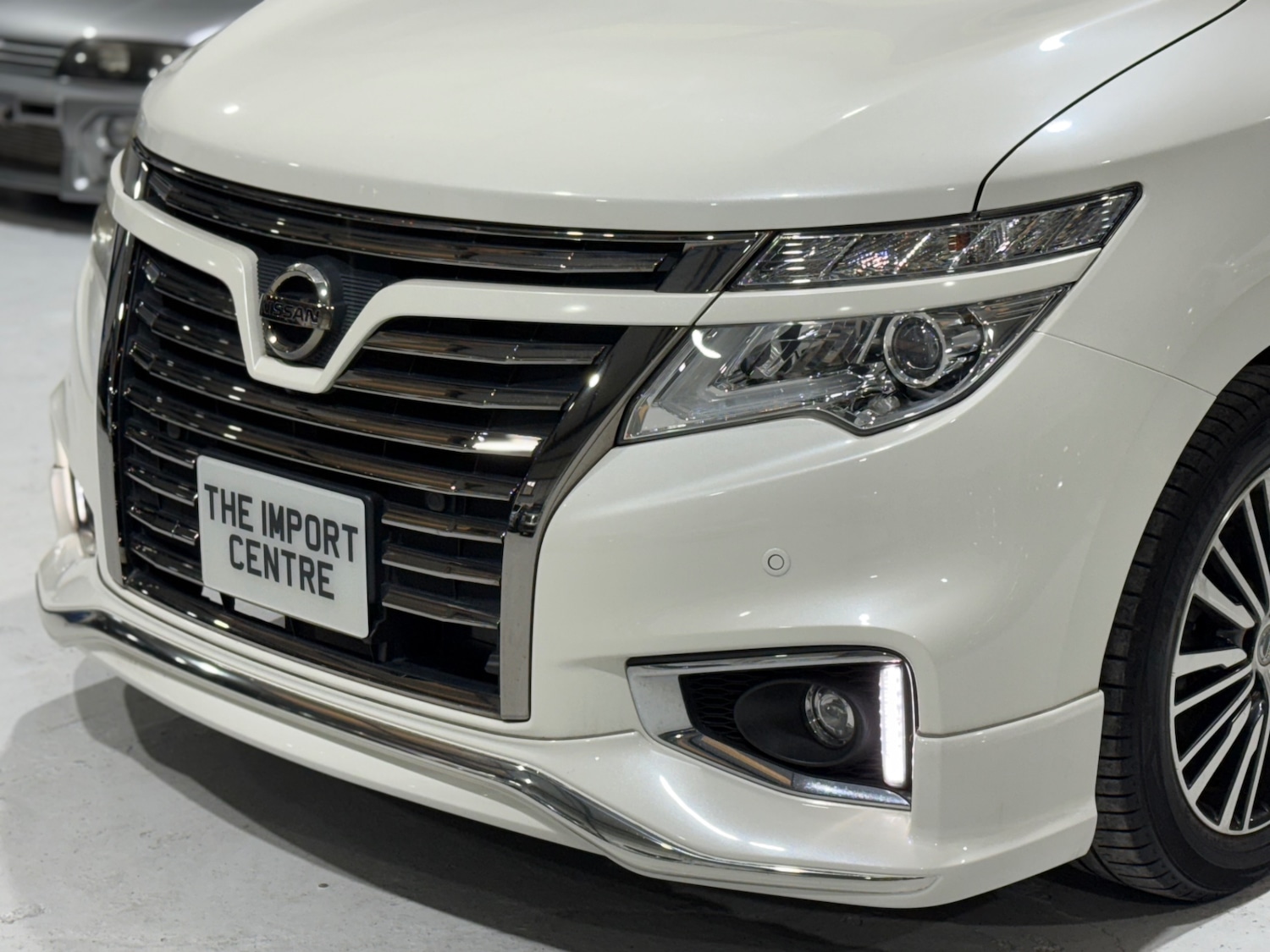Used Nissan Elgrand 2014 for sale - 77071200: Photo 8