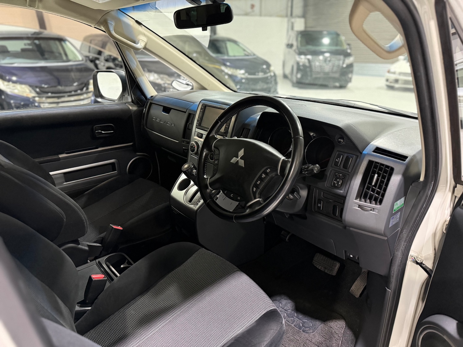 Used Mitsubishi Delica 2008 for sale - 77072825: Photo 27