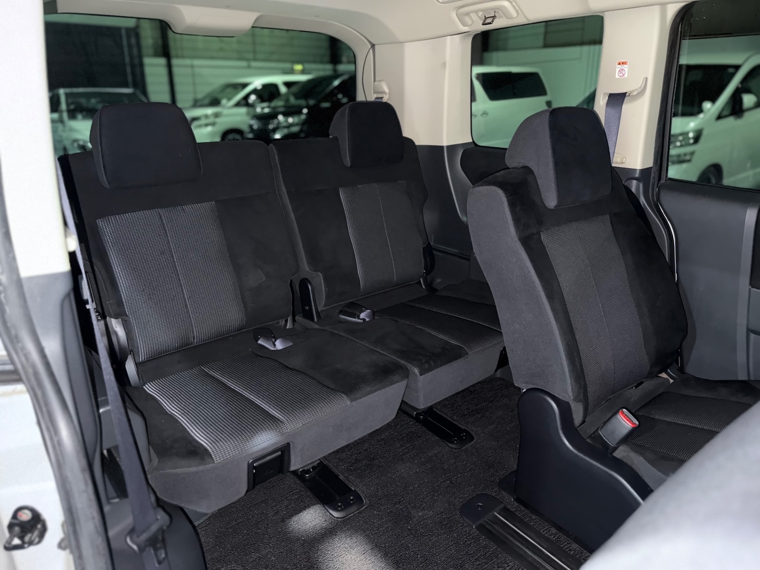 Used Mitsubishi Delica 2008 for sale - 77072825: Photo 29
