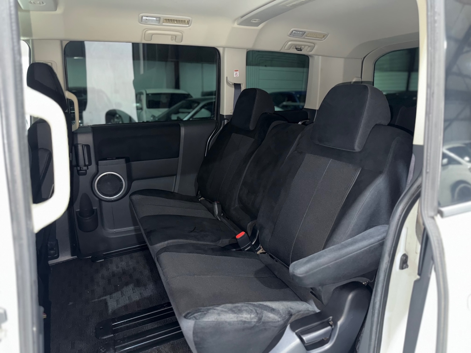 Used Mitsubishi Delica 2008 for sale - 77072825: Photo 33