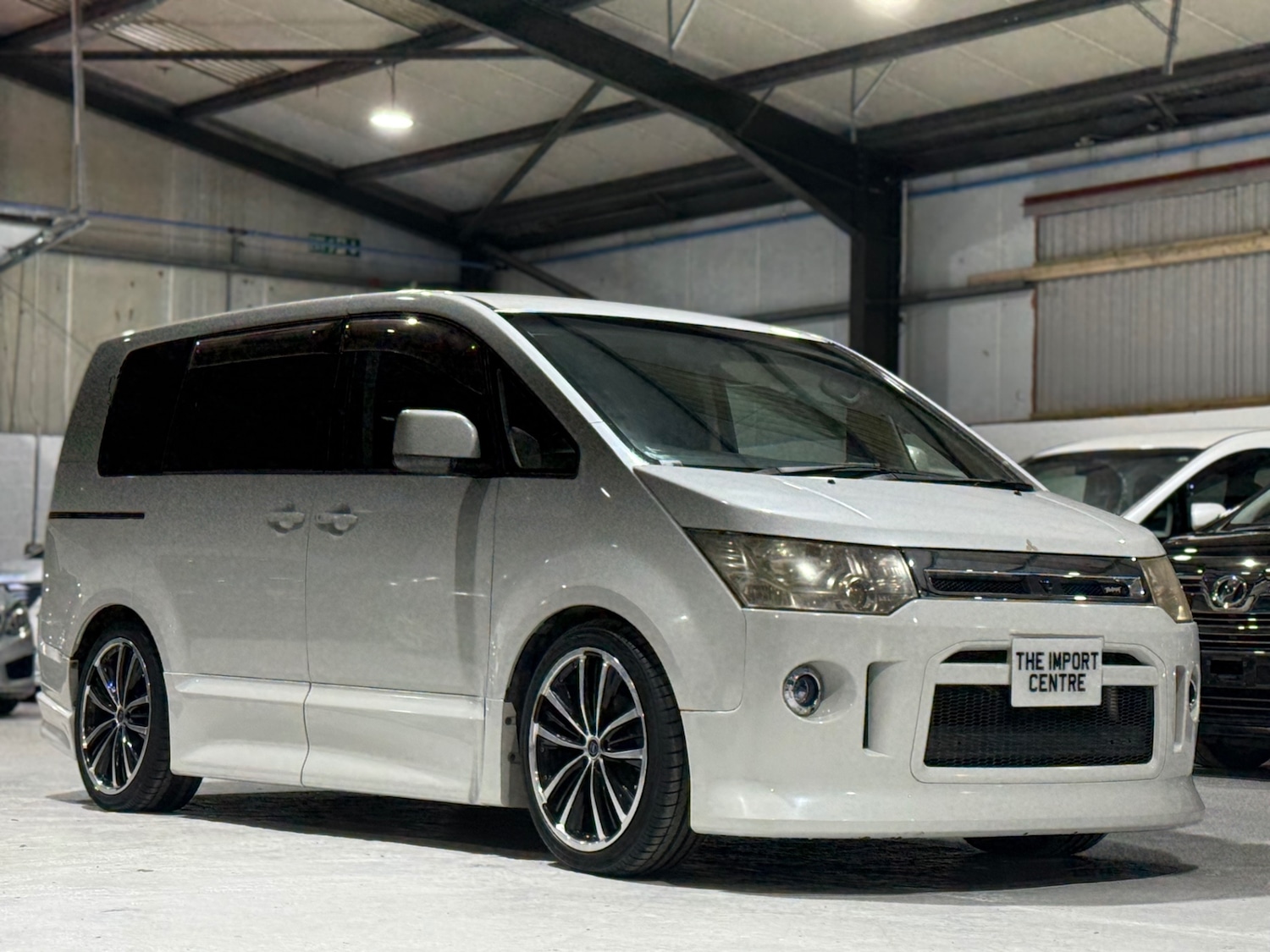 Used Mitsubishi Delica 2008 for sale - 77072825: Photo 5