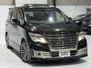 Used Nissan Elgrand 2014 for sale - 76924197: Photo
