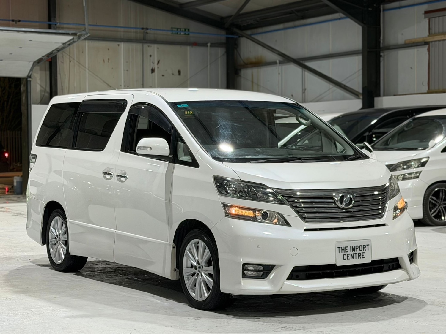 Used Toyota Vellfire 2011 for sale - 77057016: Photo 1