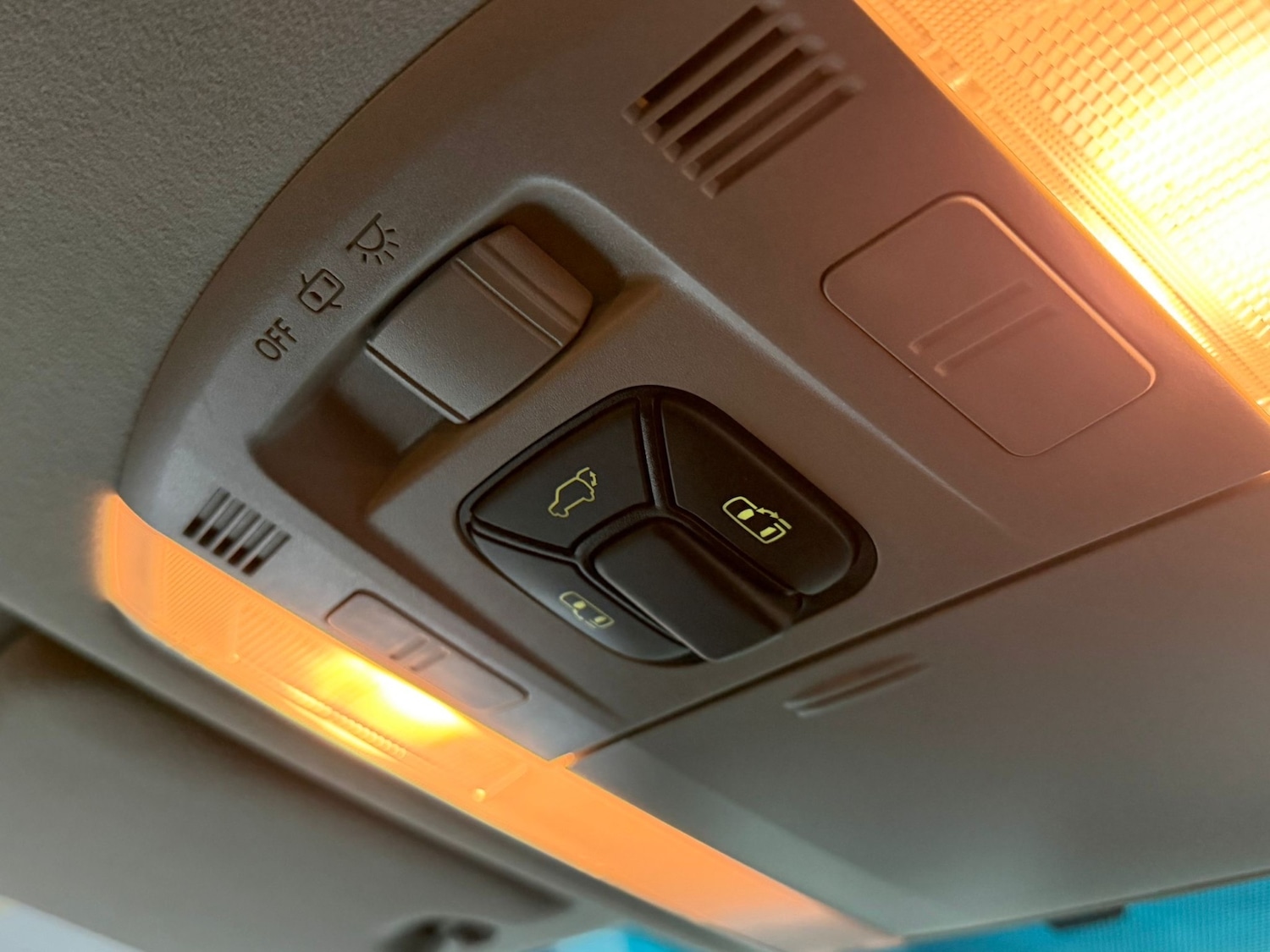 Used Toyota Vellfire 2011 for sale - 77057016: Photo 21