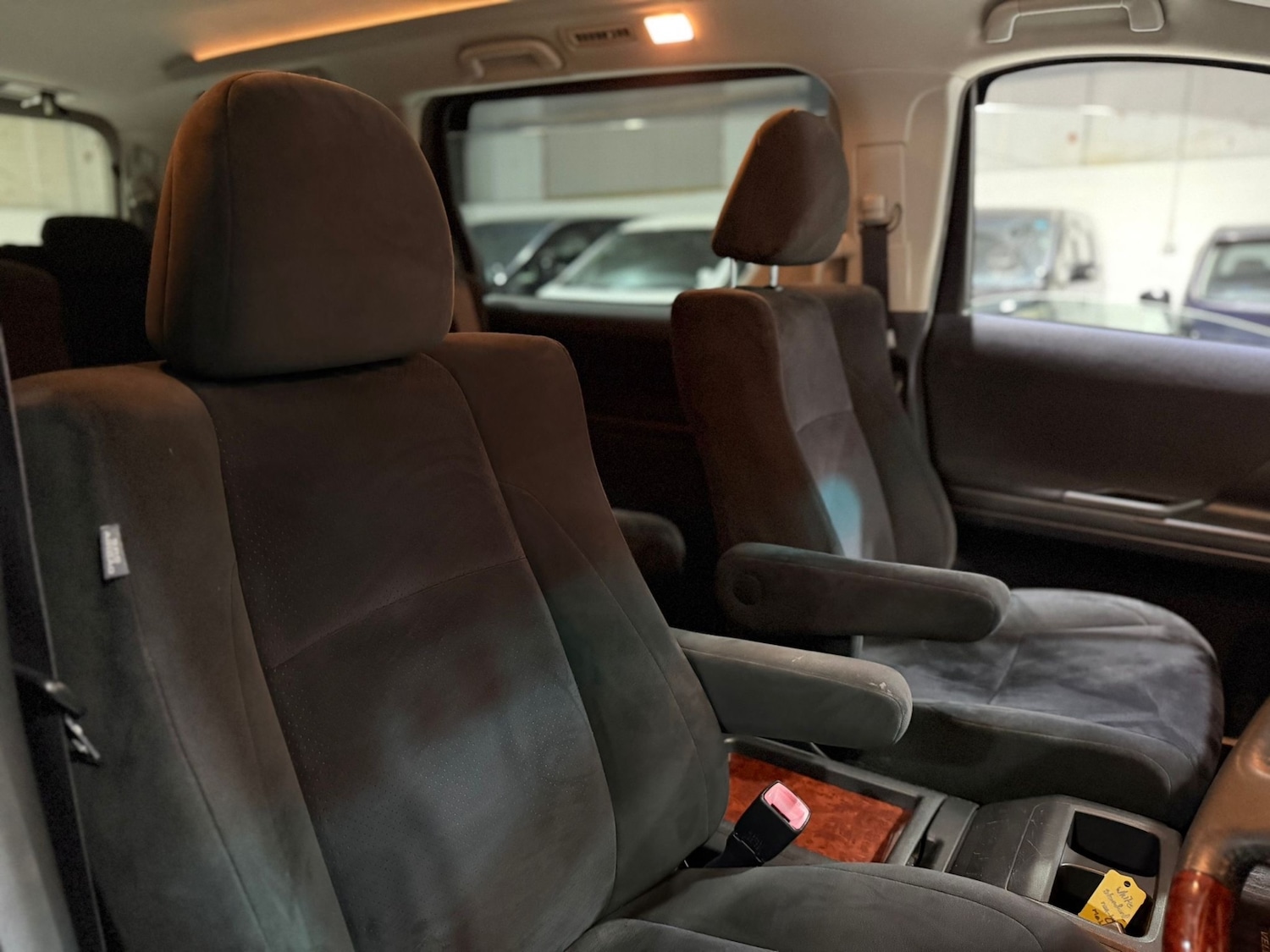 Used Toyota Vellfire 2011 for sale - 77057016: Photo 25