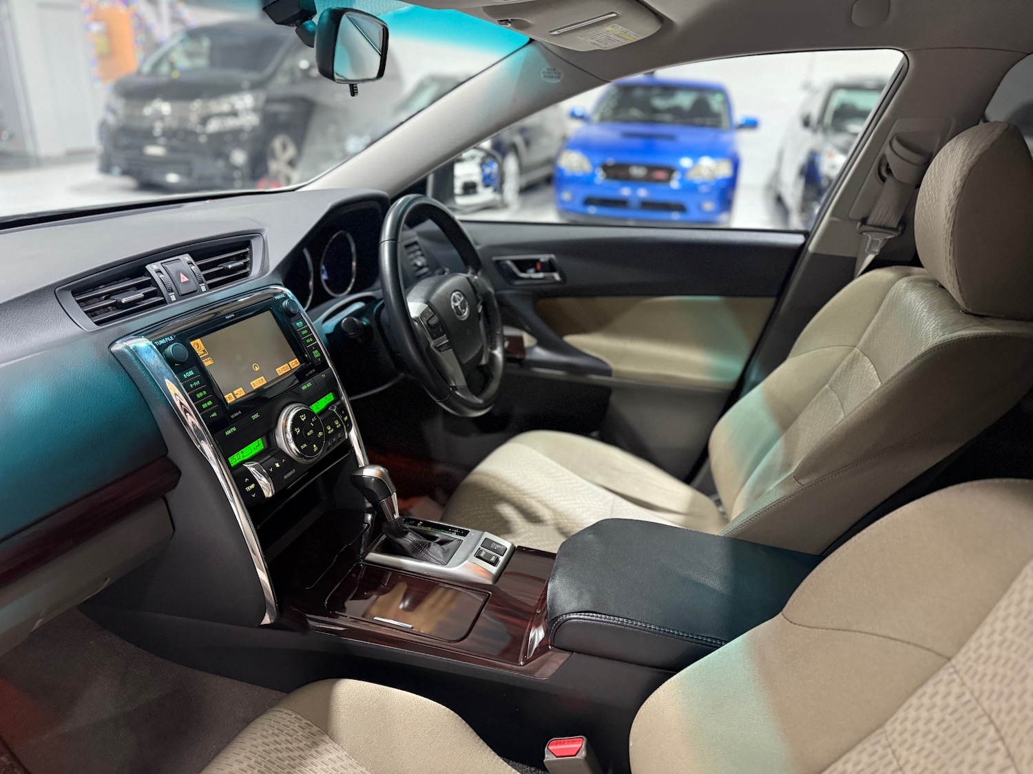 Used Toyota Mark X 2010 for sale - 77083608: Photo 34