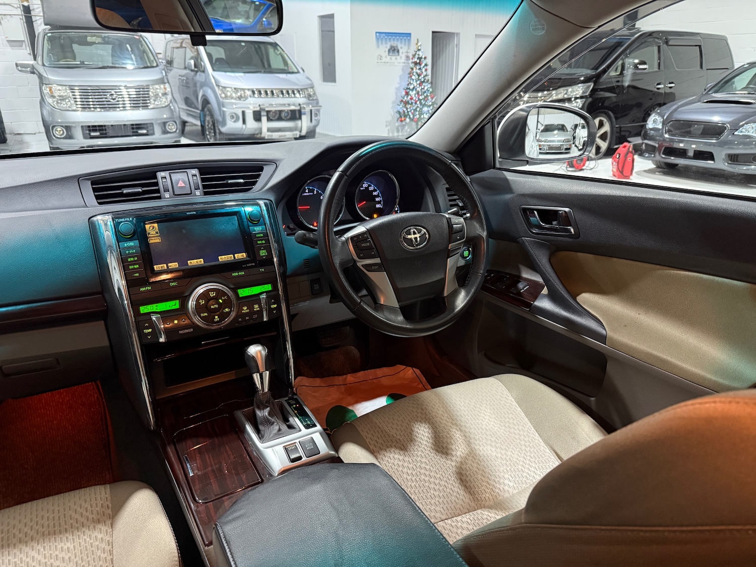 Used Toyota Mark X 2010 for sale - 77083608: Photo 42