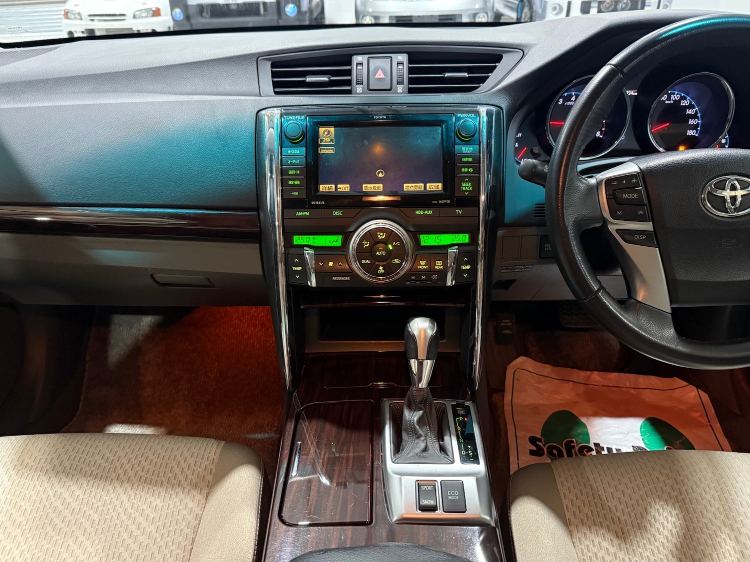 Used Toyota Mark X 2010 for sale - 77083608: Photo 44