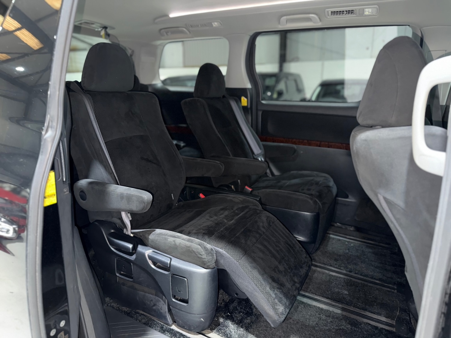 Used Toyota Vellfire 2010 for sale - 77055097: Photo 22